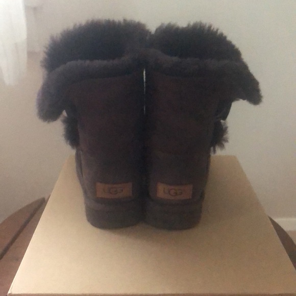 Uggs Bailey Button - Picture 2 of 5
